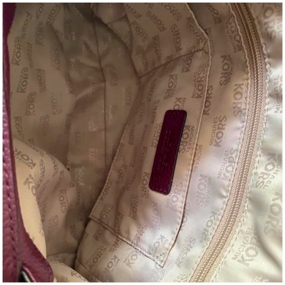 MICHAEL KORS SHOULDER BAG - Picture 9 of 12